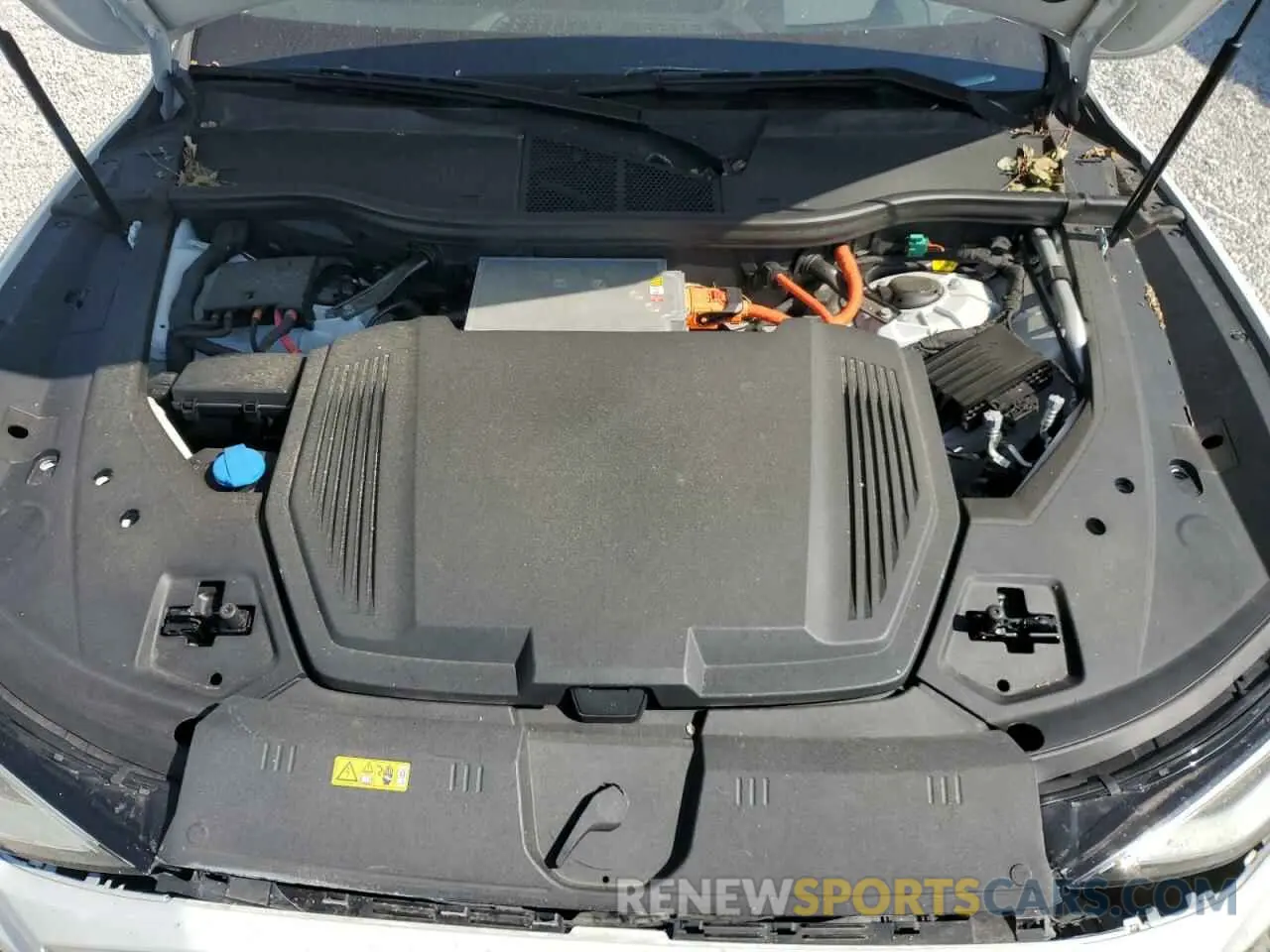 12 Photograph of a damaged car WA1VABGEXKB021715 AUDI E-TRON 2019