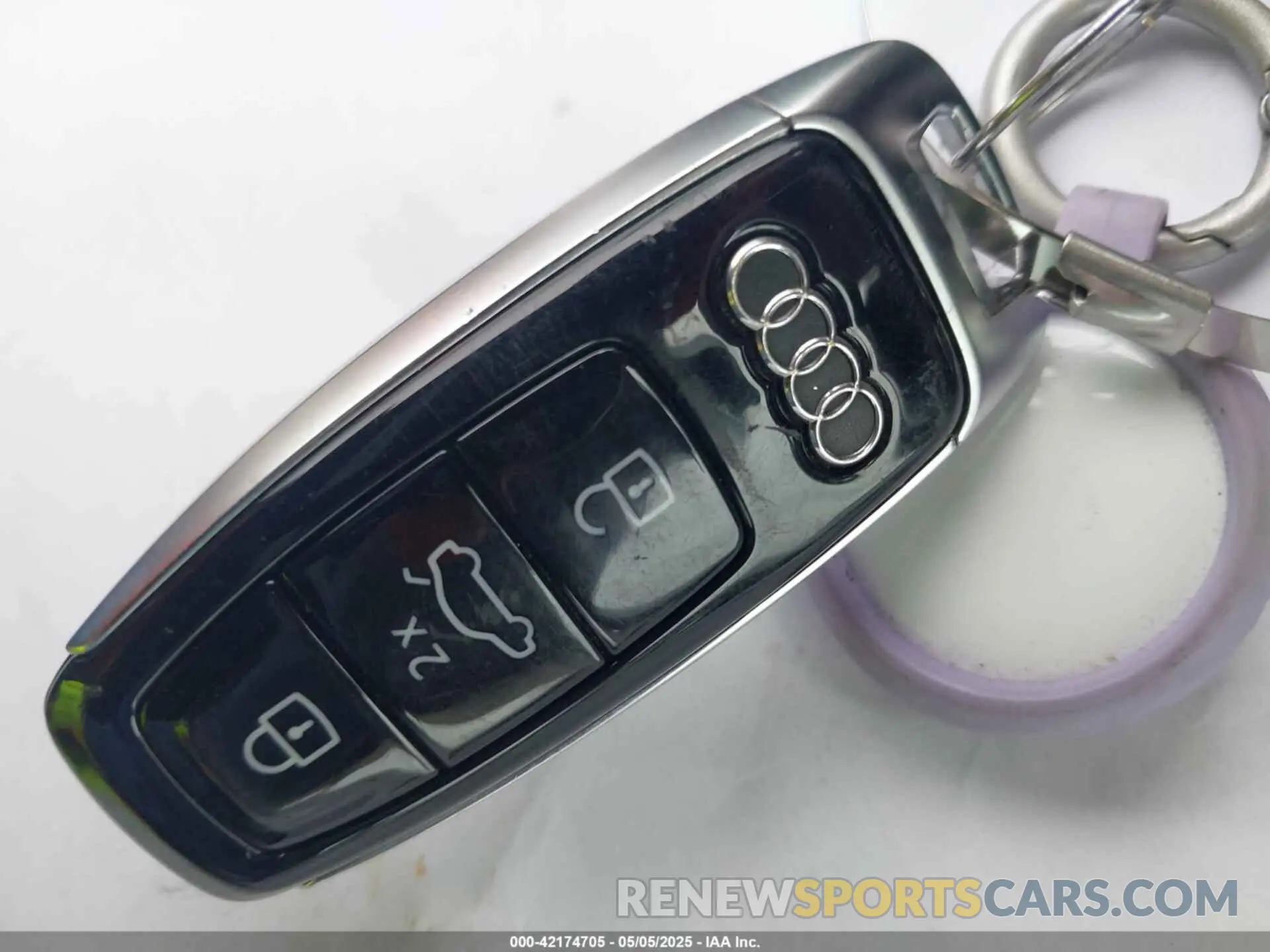 11 Photograph of a damaged car WA1VABGEXKB024680 AUDI E-TRON 2019