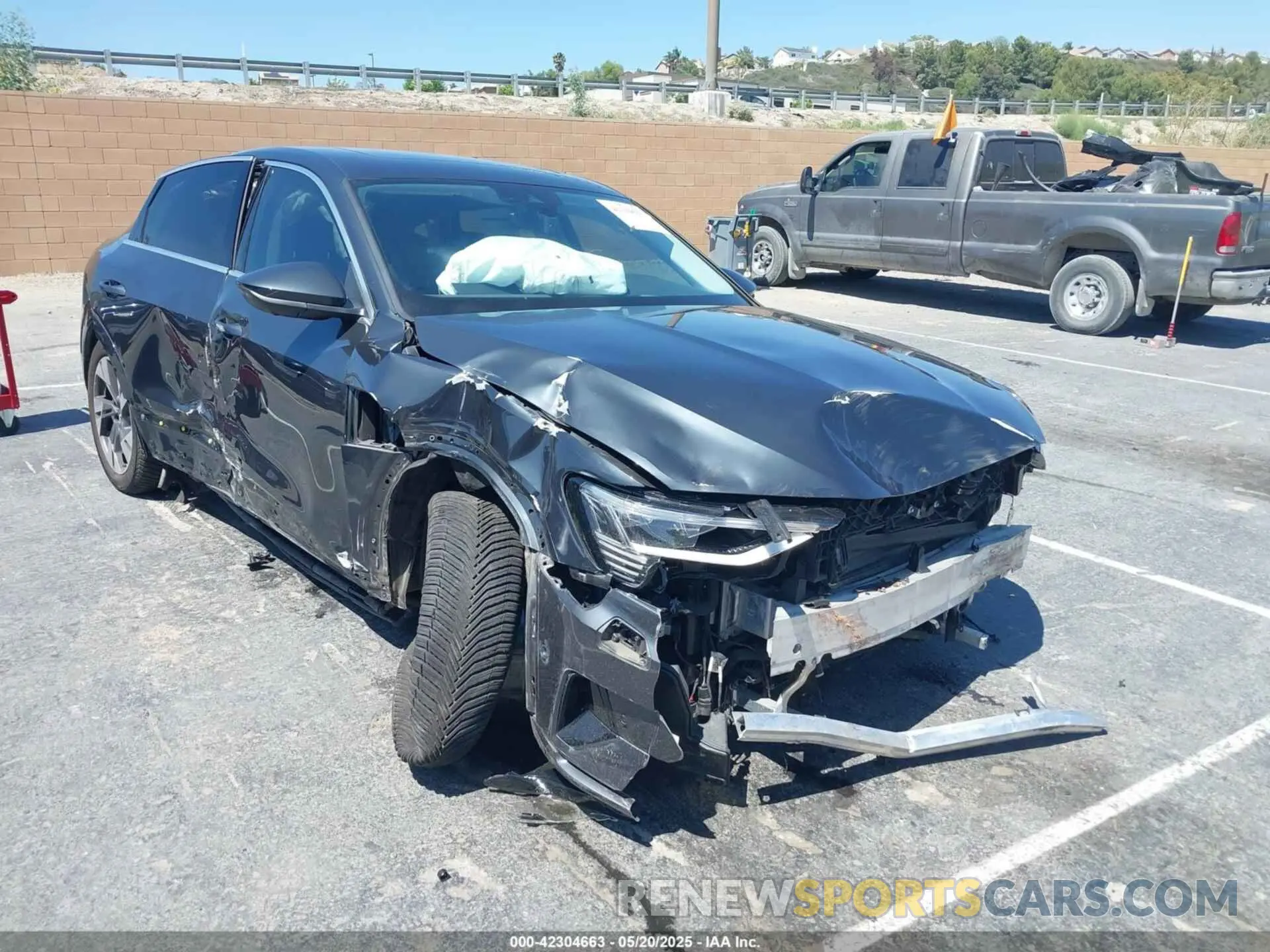 1 Photograph of a damaged car WA12ABGEXLB035392 AUDI E-TRON 2020