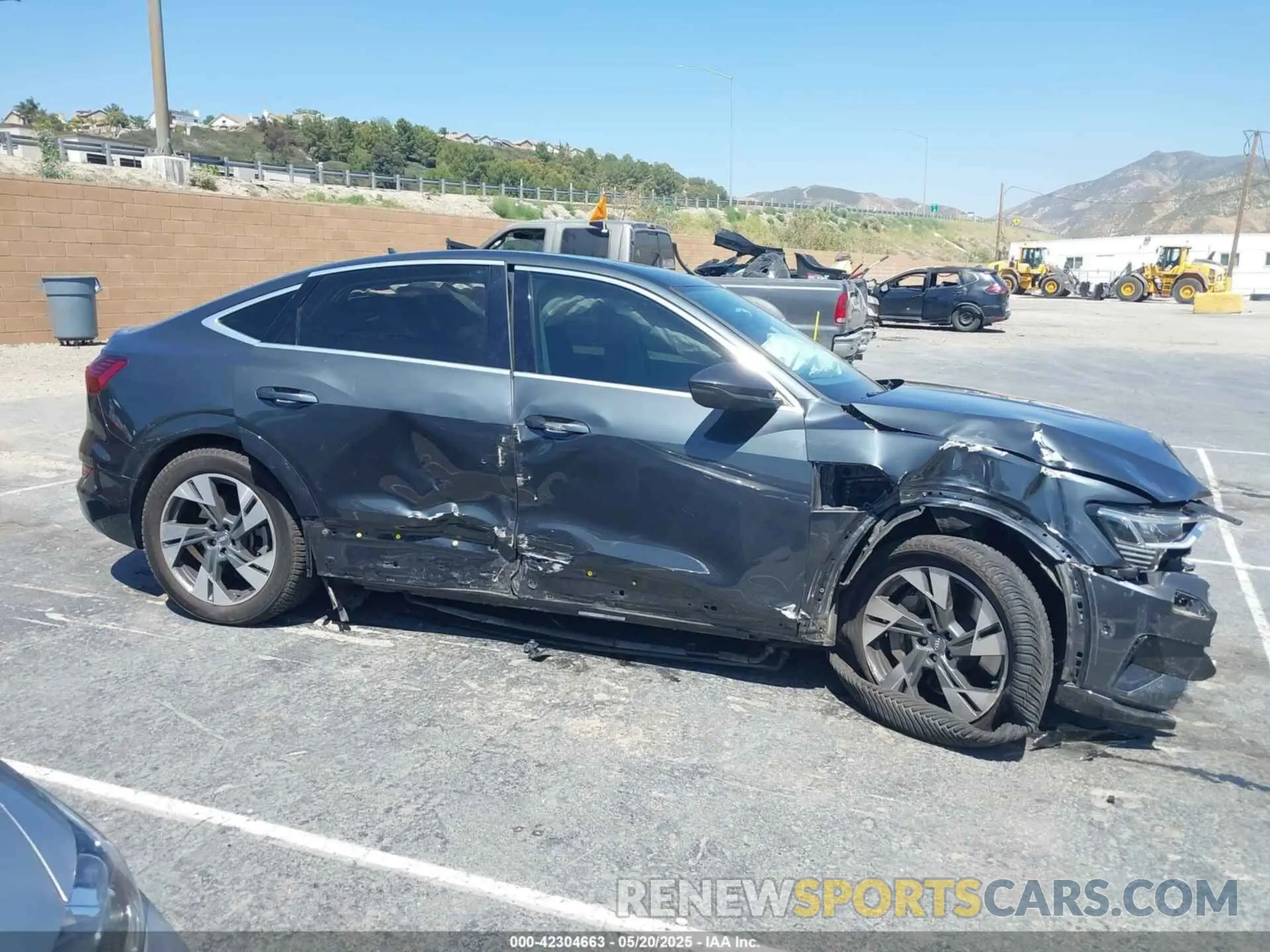 13 Photograph of a damaged car WA12ABGEXLB035392 AUDI E-TRON 2020