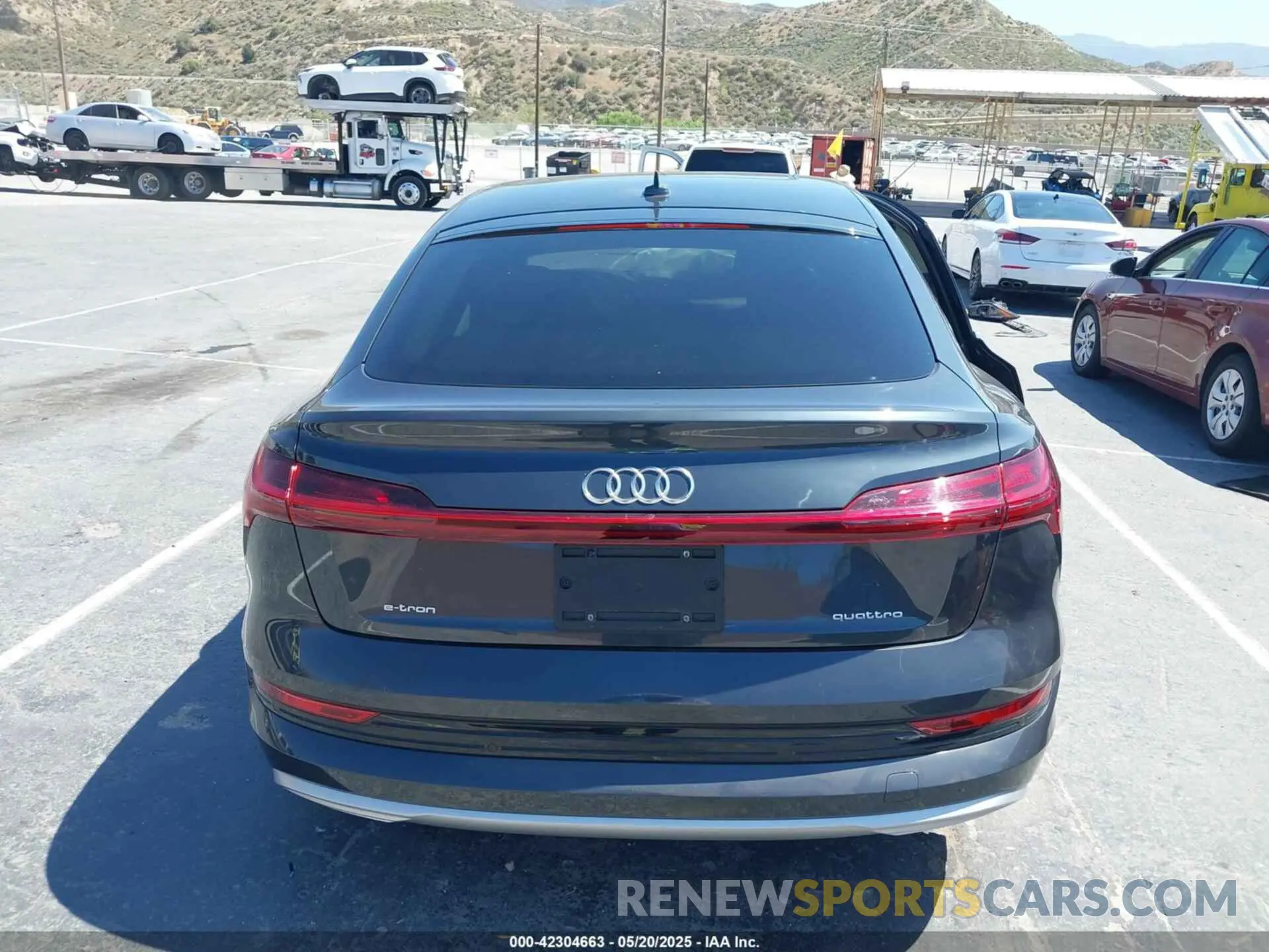 16 Photograph of a damaged car WA12ABGEXLB035392 AUDI E-TRON 2020