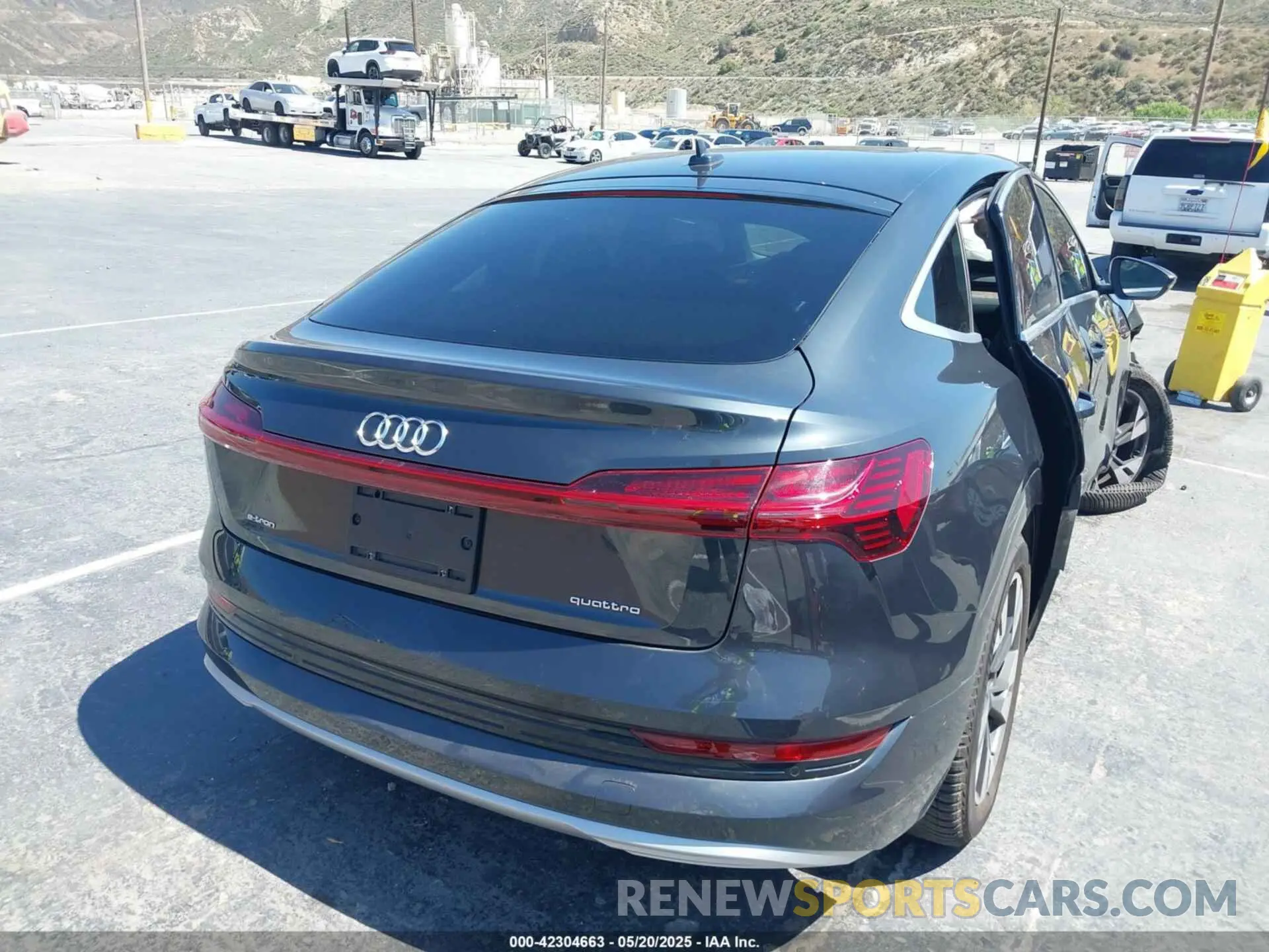 4 Photograph of a damaged car WA12ABGEXLB035392 AUDI E-TRON 2020