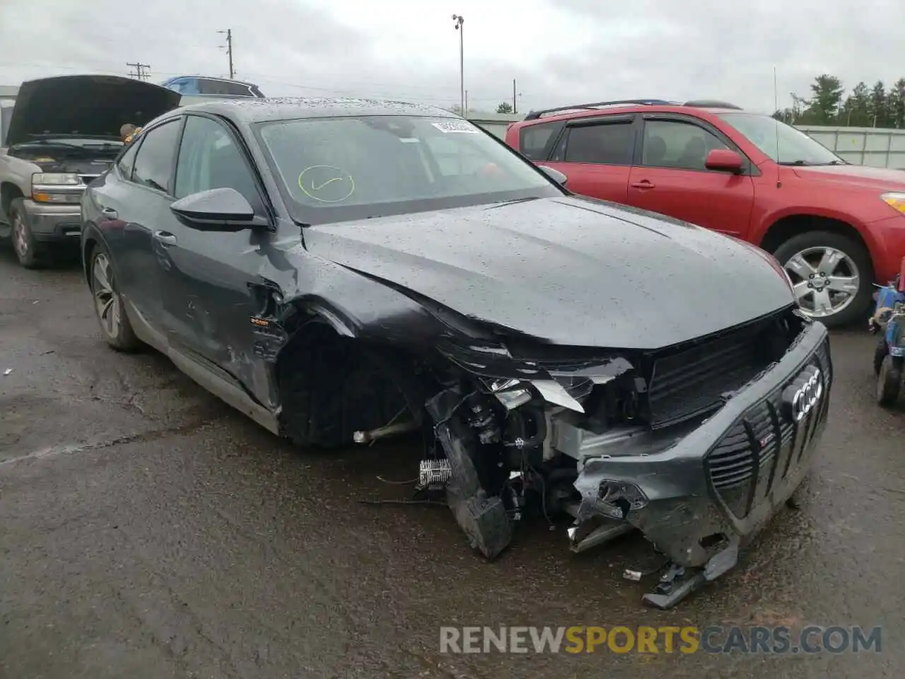 1 Photograph of a damaged car WA12AAGE0MB013820 AUDI E-TRON 2021