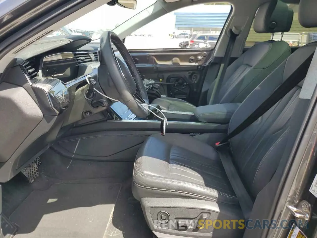 7 Photograph of a damaged car WA12AAGE1MB039861 AUDI E-TRON 2021