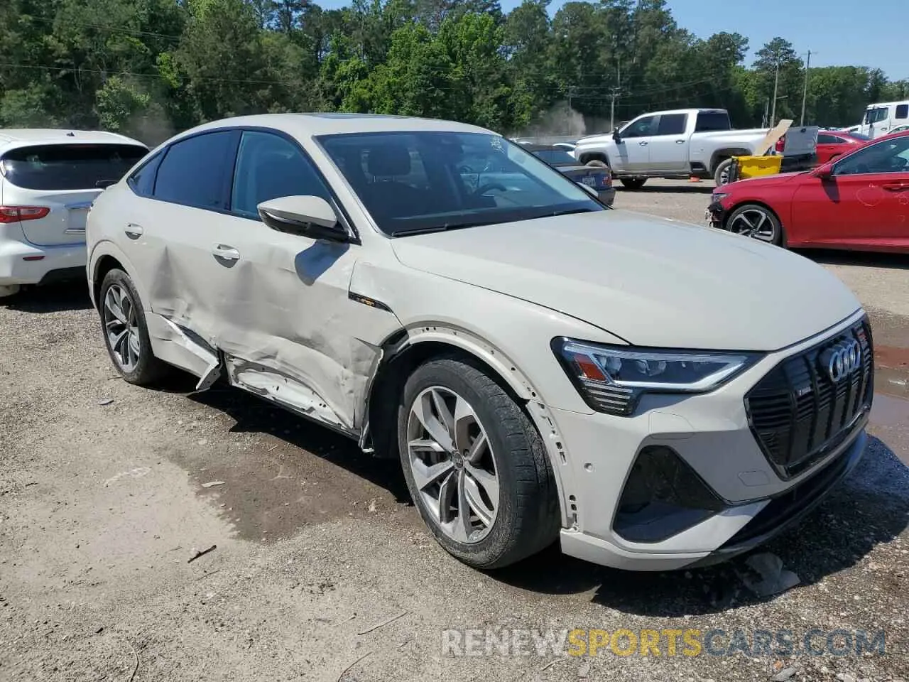 4 Photograph of a damaged car WA12AAGE3MB013620 AUDI E-TRON 2021