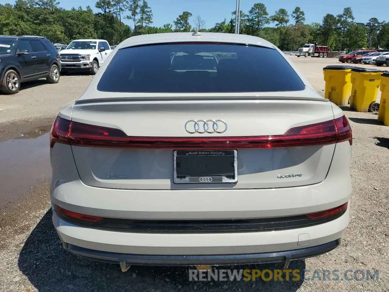 6 Photograph of a damaged car WA12AAGE3MB013620 AUDI E-TRON 2021