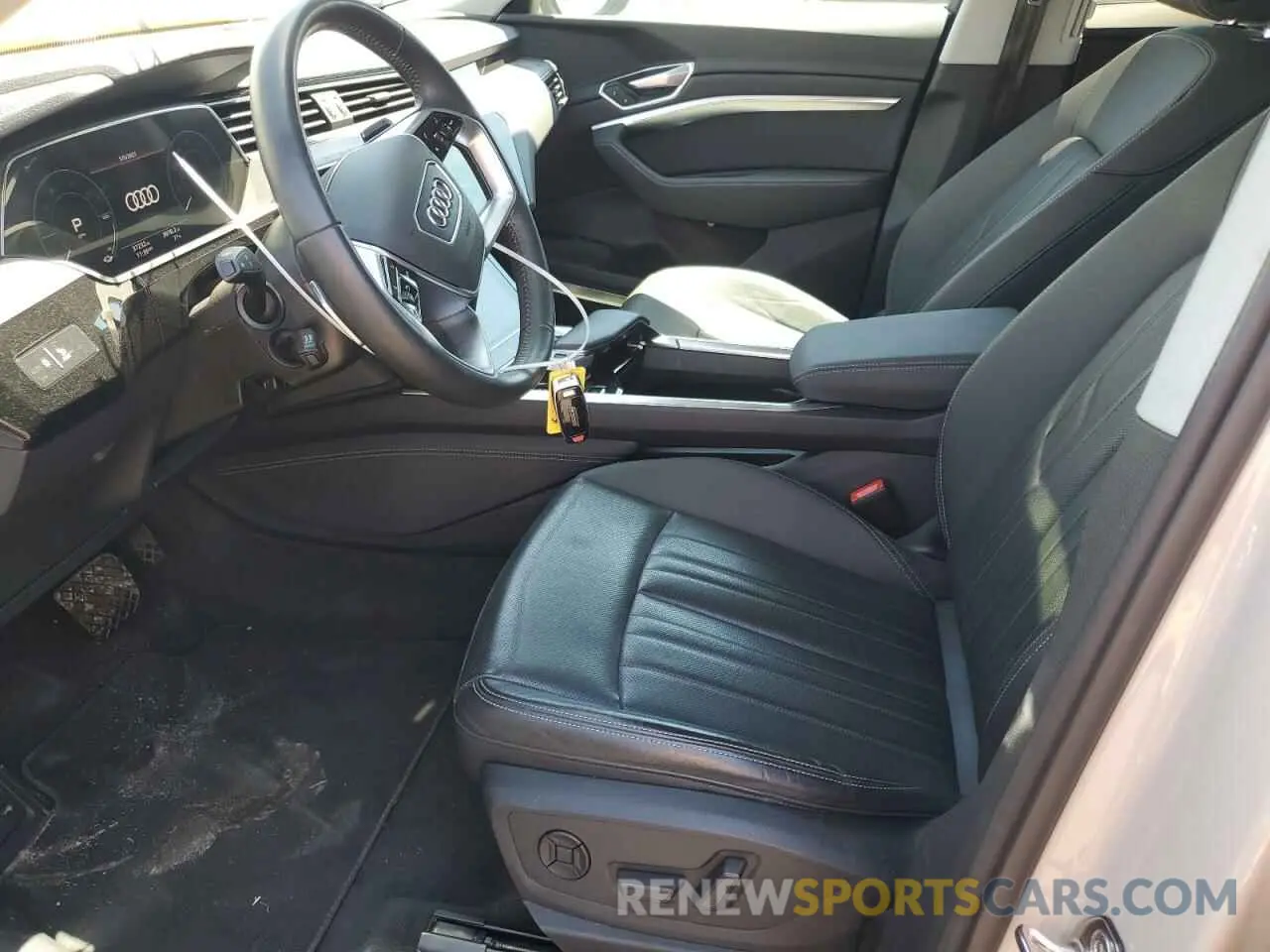 7 Photograph of a damaged car WA12AAGE3MB013620 AUDI E-TRON 2021