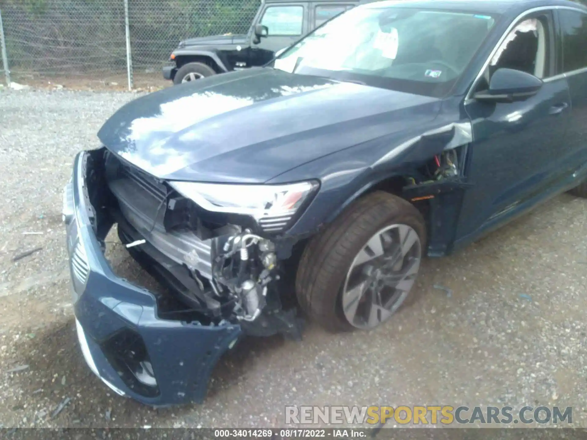 6 Photograph of a damaged car WA13AAGE7MB004259 AUDI E-TRON 2021