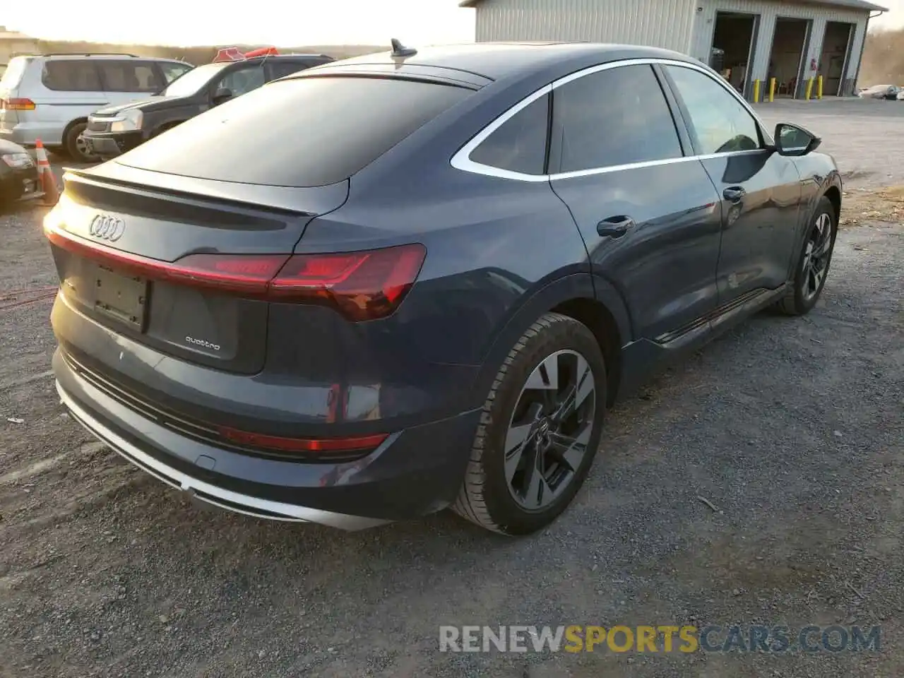 4 Photograph of a damaged car WA13AAGE9MB004747 AUDI E-TRON 2021