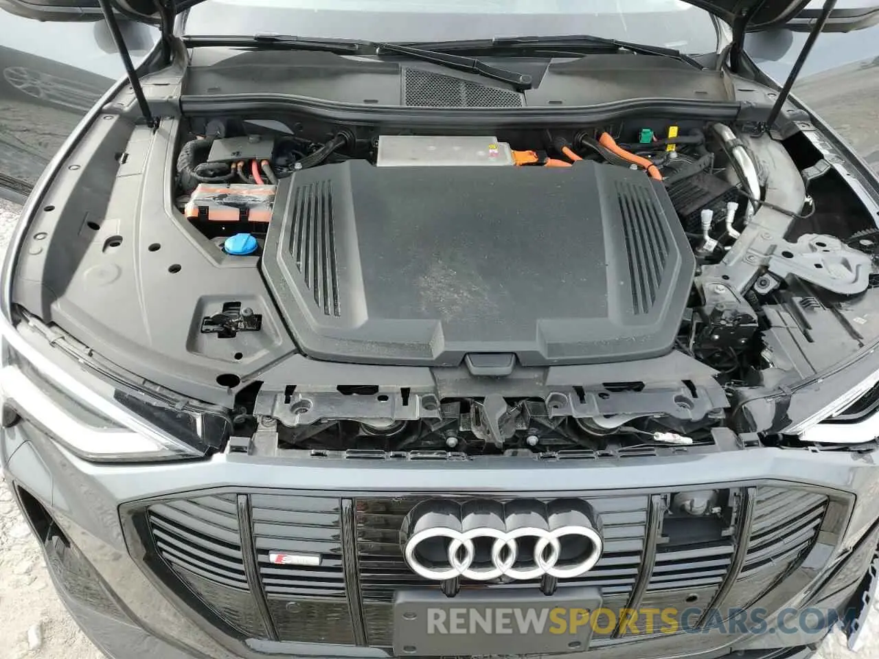 12 Photograph of a damaged car WA13ABGE8MB008083 AUDI E-TRON 2021