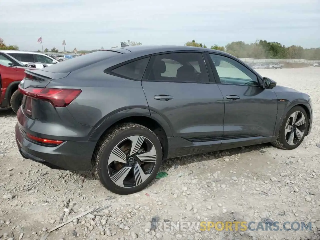 3 Photograph of a damaged car WA13ABGE8MB008083 AUDI E-TRON 2021
