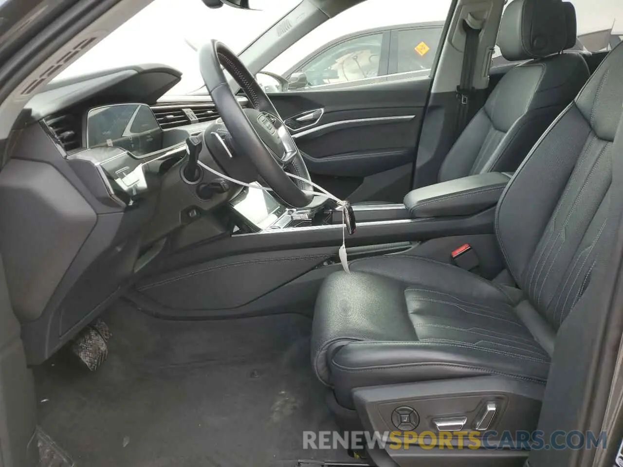 7 Photograph of a damaged car WA13ABGE8MB008083 AUDI E-TRON 2021