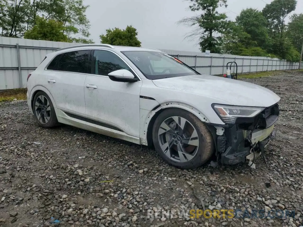 4 Photograph of a damaged car WA1AAAGE2MB037094 AUDI E-TRON 2021