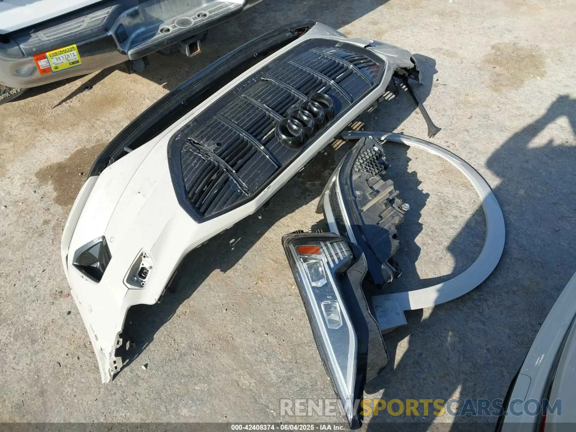 12 Photograph of a damaged car WA1AAAGEXMB037098 AUDI E-TRON 2021