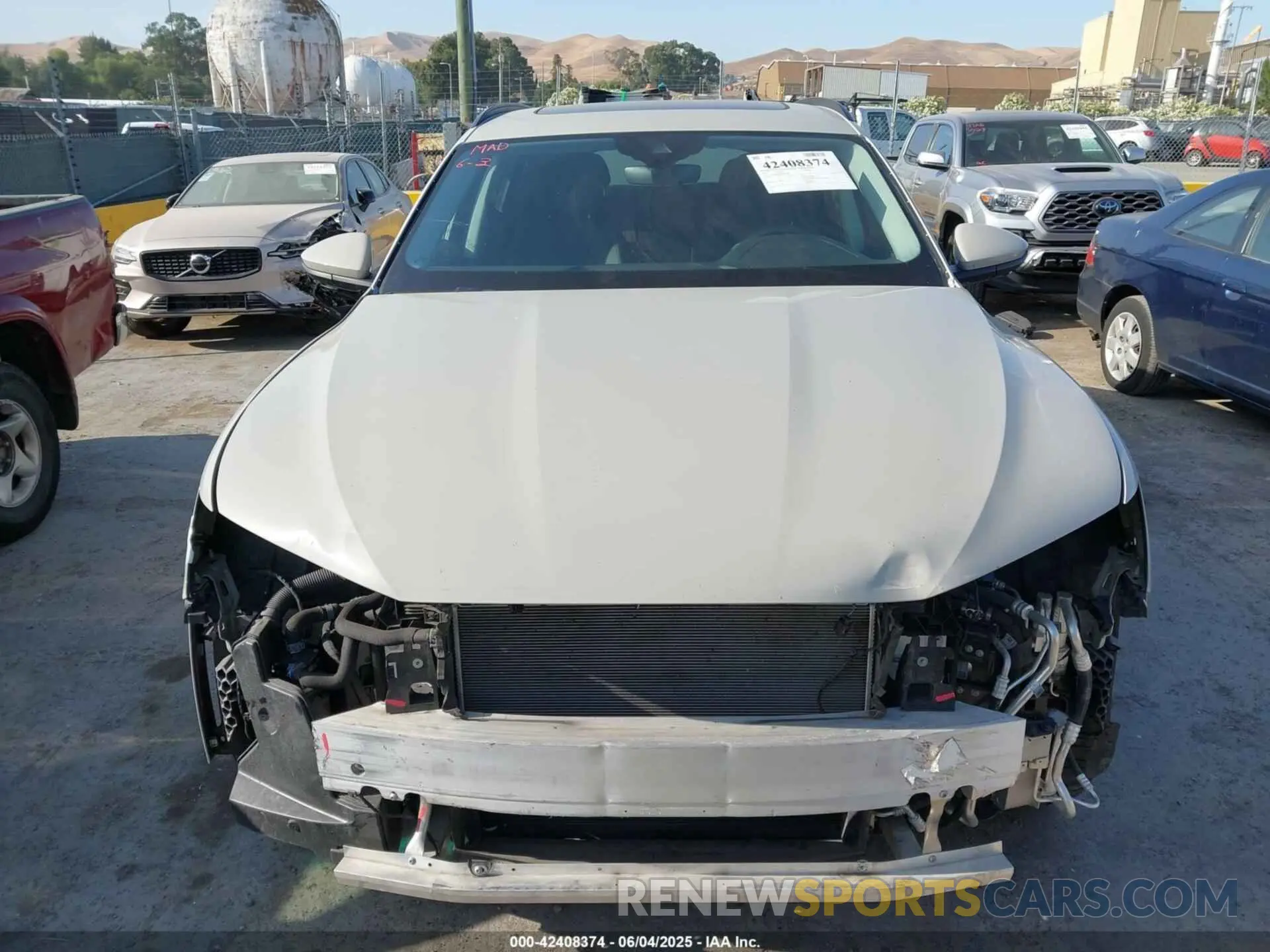 13 Photograph of a damaged car WA1AAAGEXMB037098 AUDI E-TRON 2021