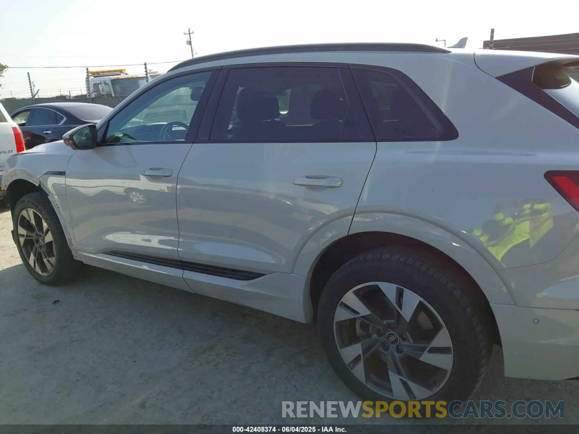 15 Photograph of a damaged car WA1AAAGEXMB037098 AUDI E-TRON 2021