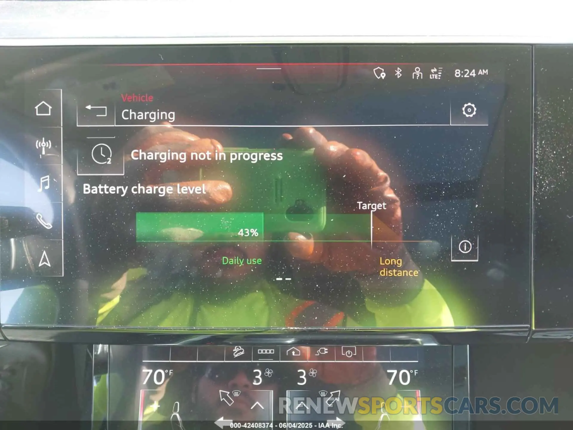 18 Photograph of a damaged car WA1AAAGEXMB037098 AUDI E-TRON 2021