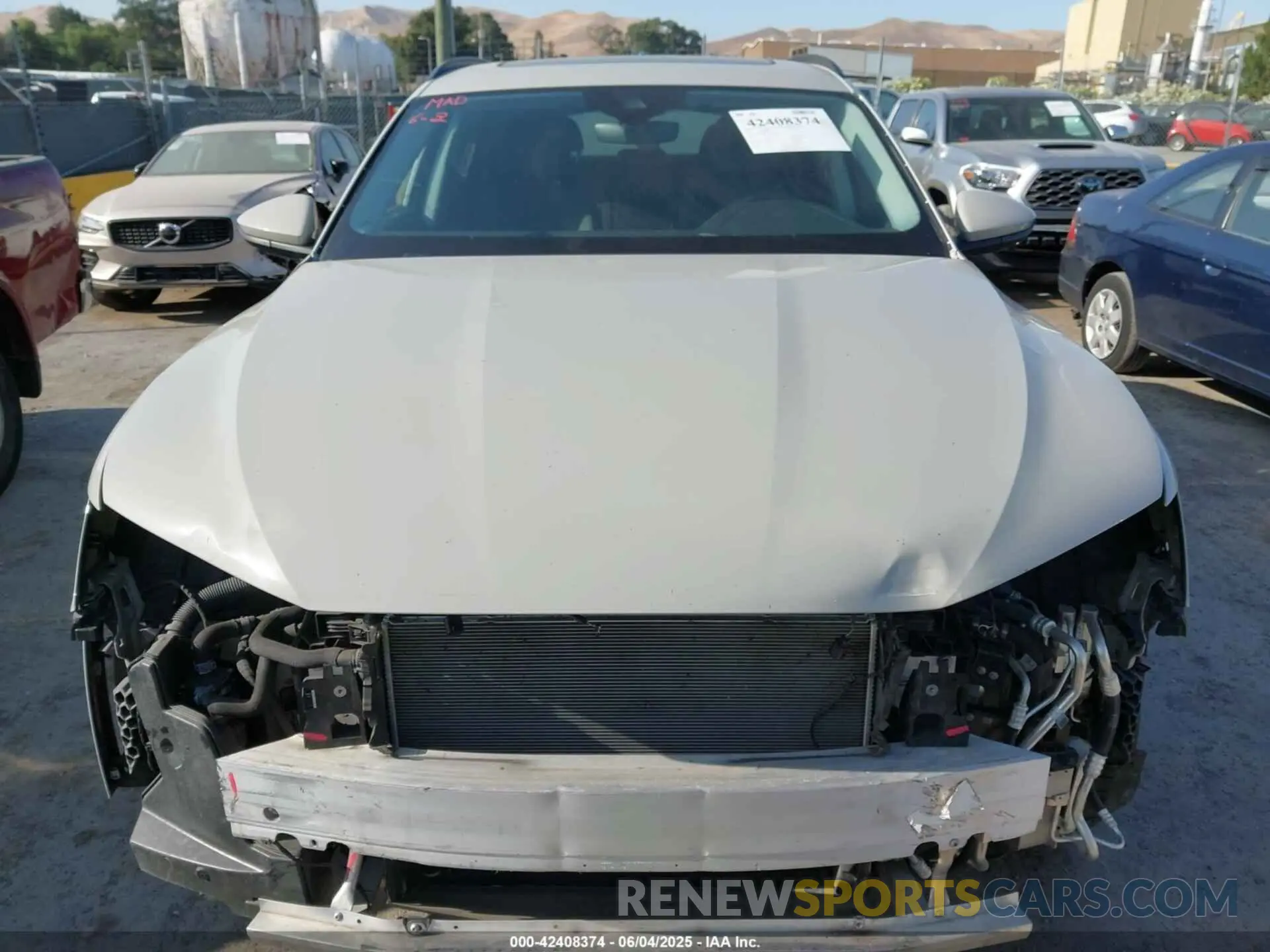 6 Photograph of a damaged car WA1AAAGEXMB037098 AUDI E-TRON 2021