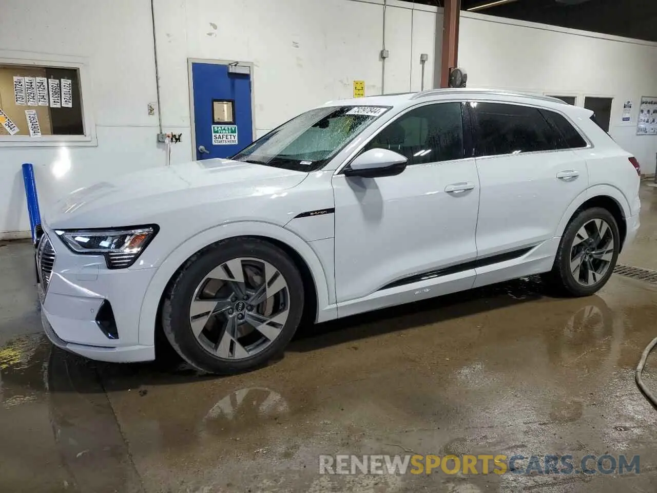 1 Photograph of a damaged car WA1AABGE5MB005200 AUDI E-TRON 2021