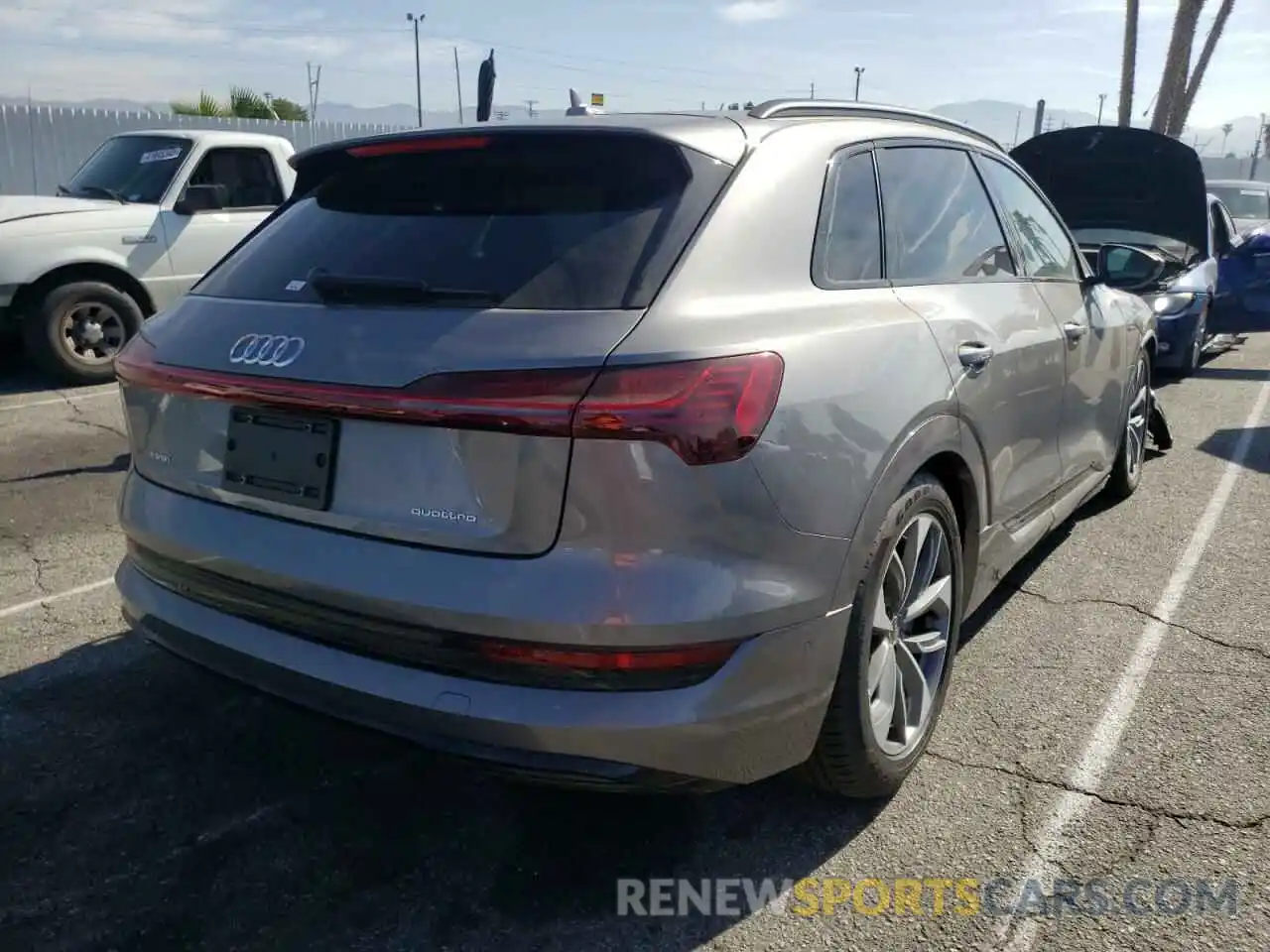 4 Photograph of a damaged car WA1LABGE7MB015154 AUDI E-TRON 2021