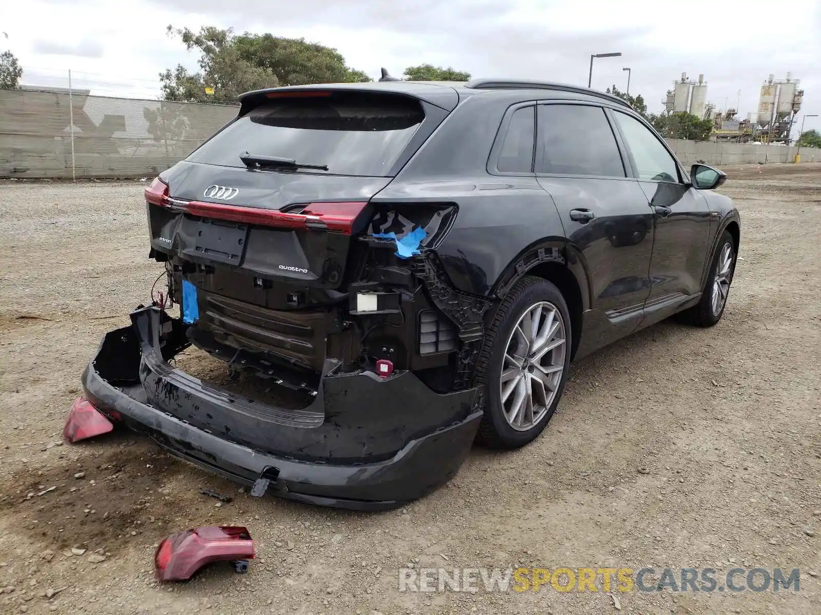 4 Photograph of a damaged car WA1VAAGE2MB027215 AUDI E-TRON 2021