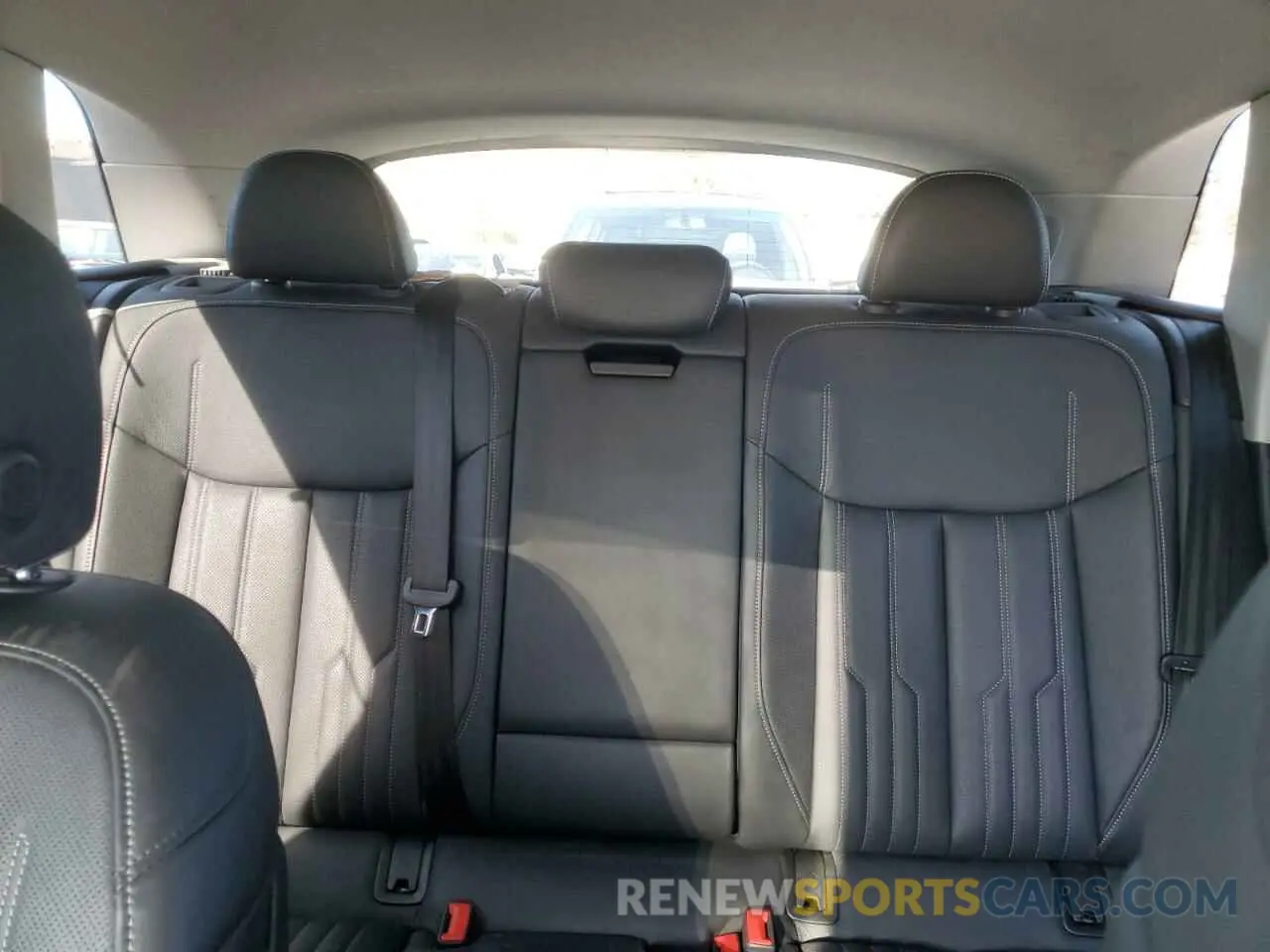 10 Photograph of a damaged car WA1VAAGE3MB020015 AUDI E-TRON 2021