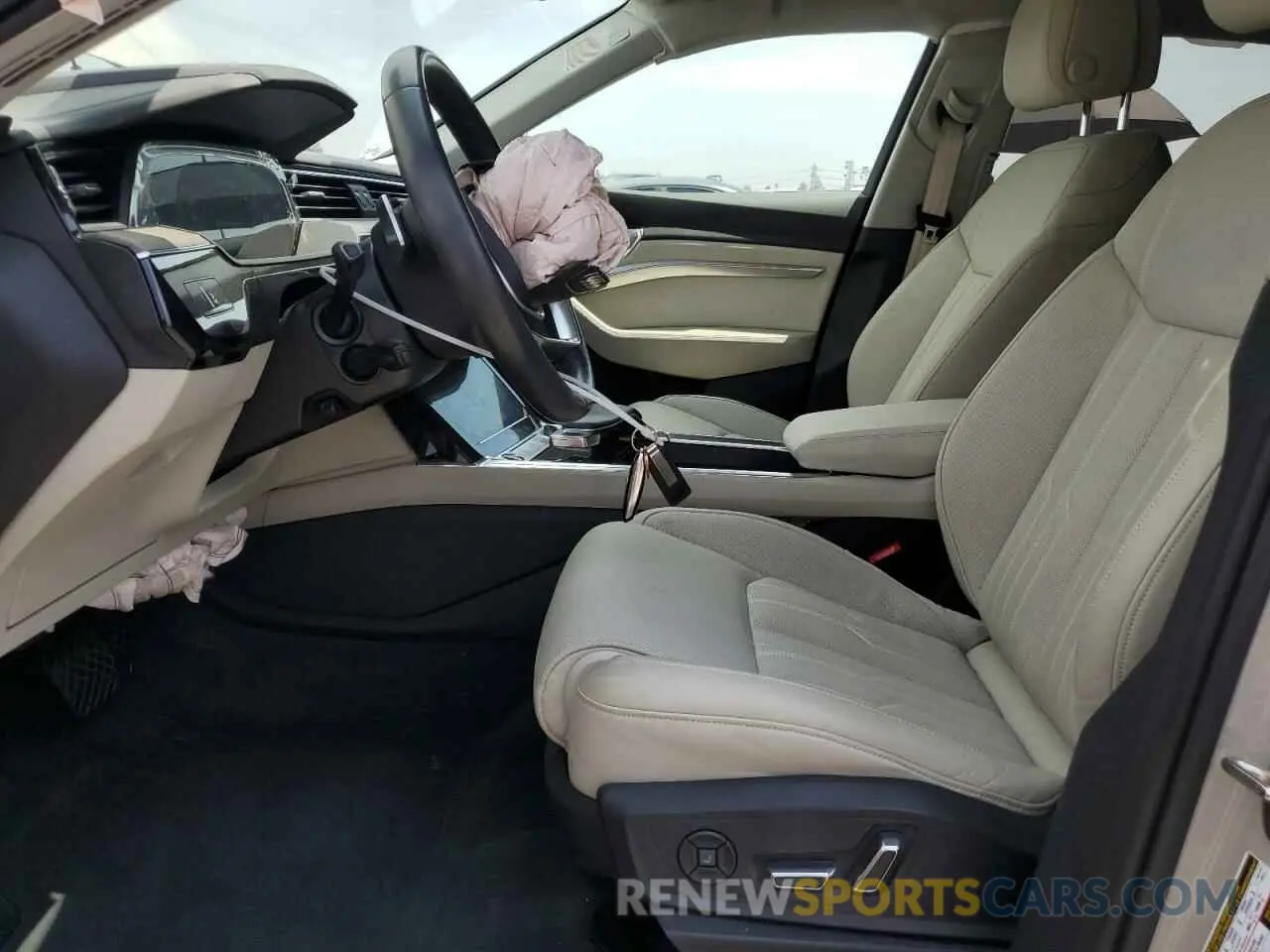 7 Photograph of a damaged car WA1VAAGE9MB024067 AUDI E-TRON 2021