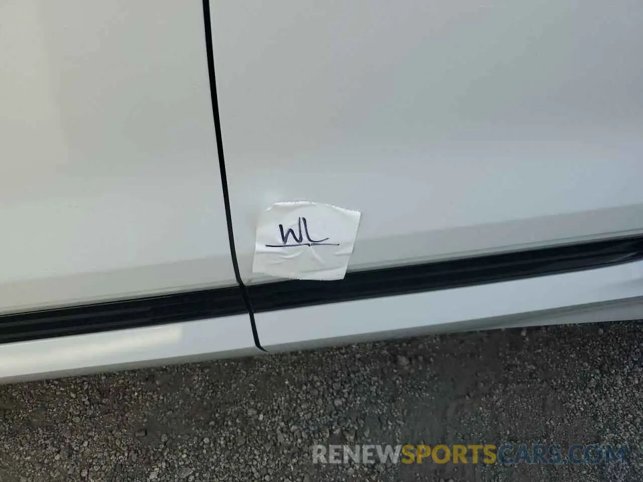 13 Photograph of a damaged car WA11AAGE9NB028216 AUDI E-TRON 2022