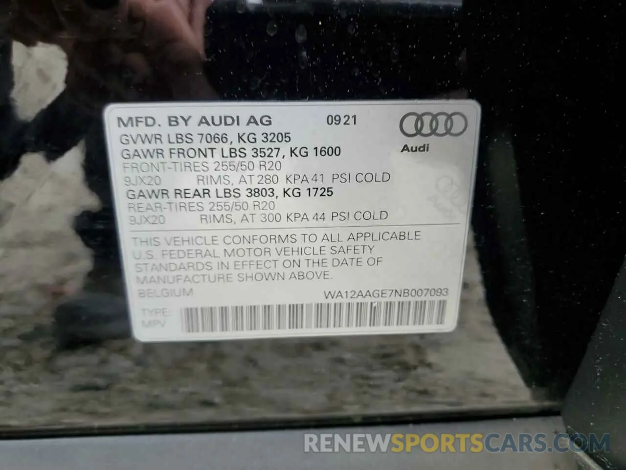 13 Photograph of a damaged car WA12AAGE7NB007093 AUDI E-TRON 2022