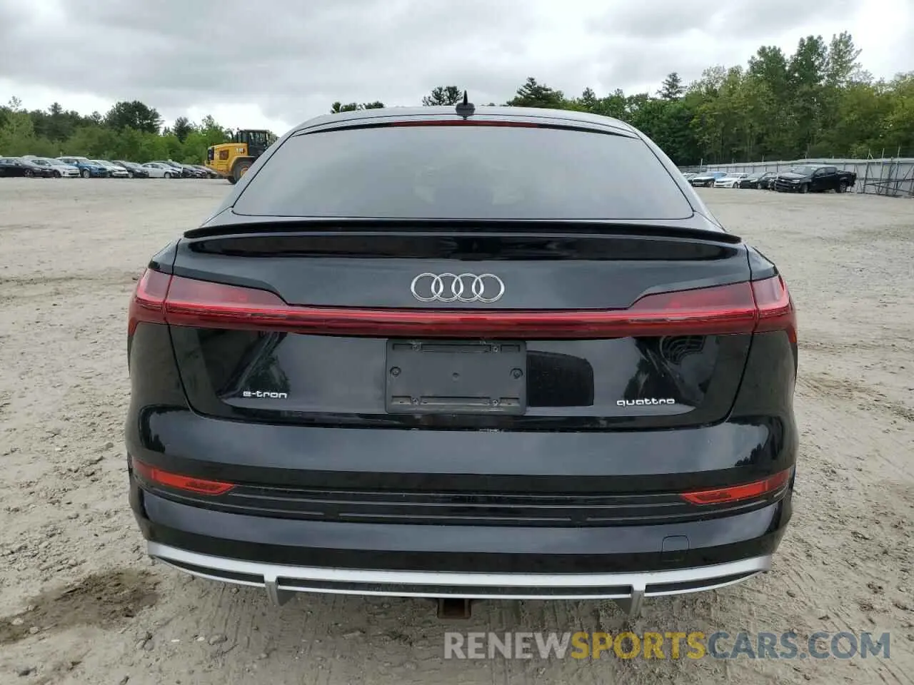 6 Photograph of a damaged car WA12AAGE7NB007093 AUDI E-TRON 2022