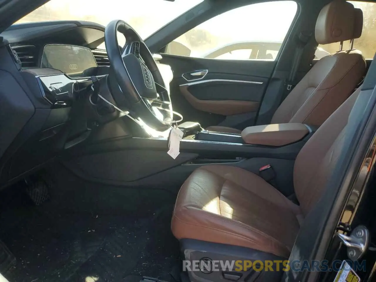 7 Photograph of a damaged car WA12ABGE8NB022921 AUDI E-TRON 2022