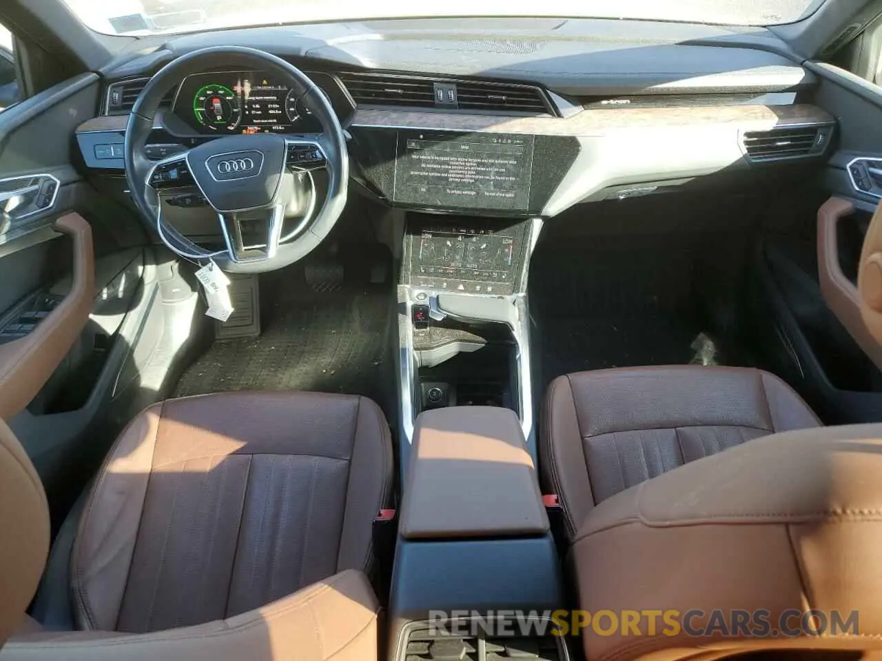 8 Photograph of a damaged car WA12ABGE8NB022921 AUDI E-TRON 2022
