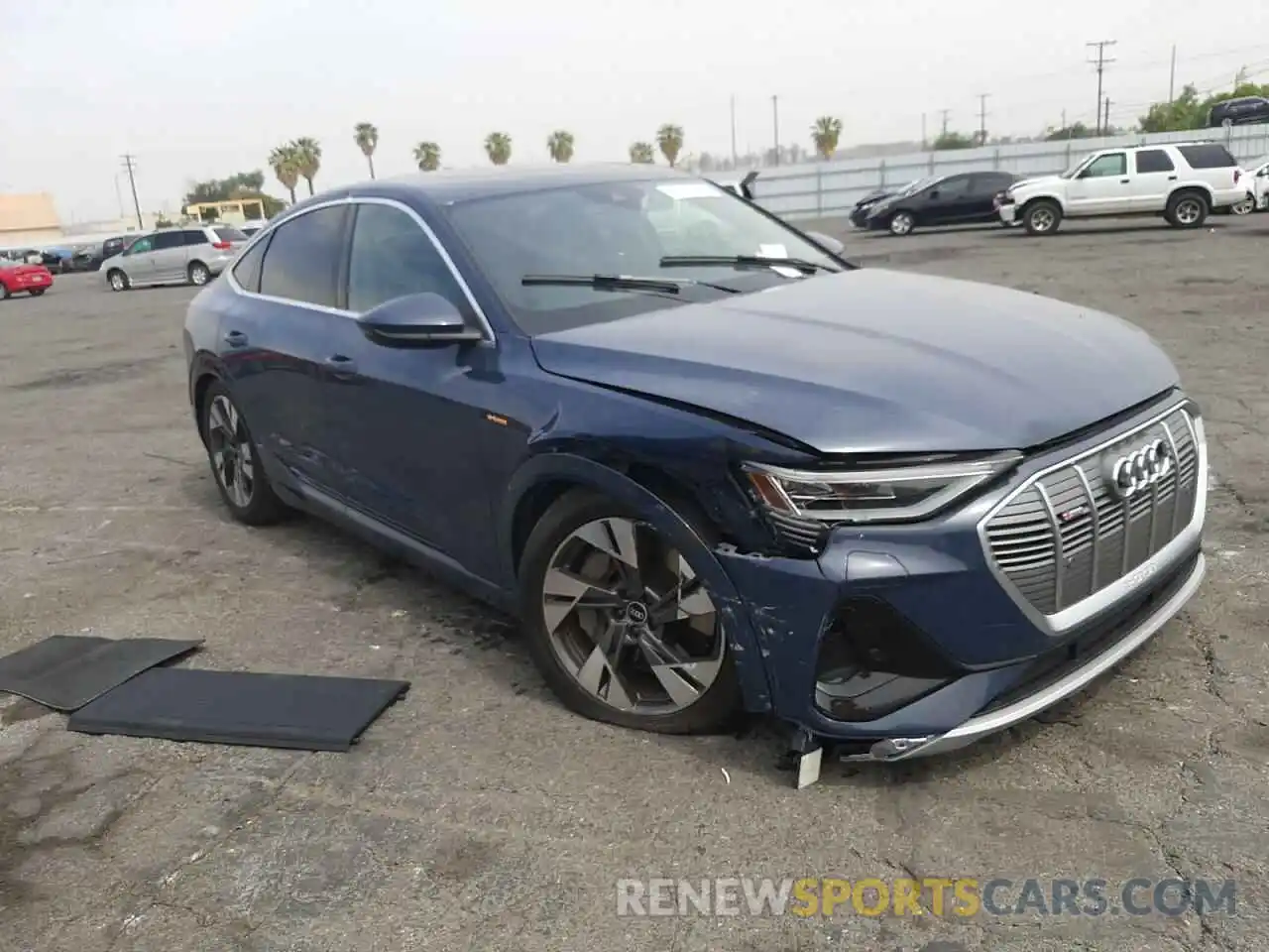 1 Photograph of a damaged car WA13AAGE7NB008894 AUDI E-TRON 2022