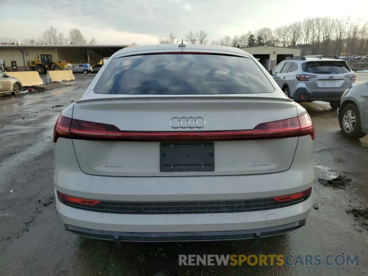 6 Photograph of a damaged car WA13ABGE3NB019543 AUDI E-TRON 2022