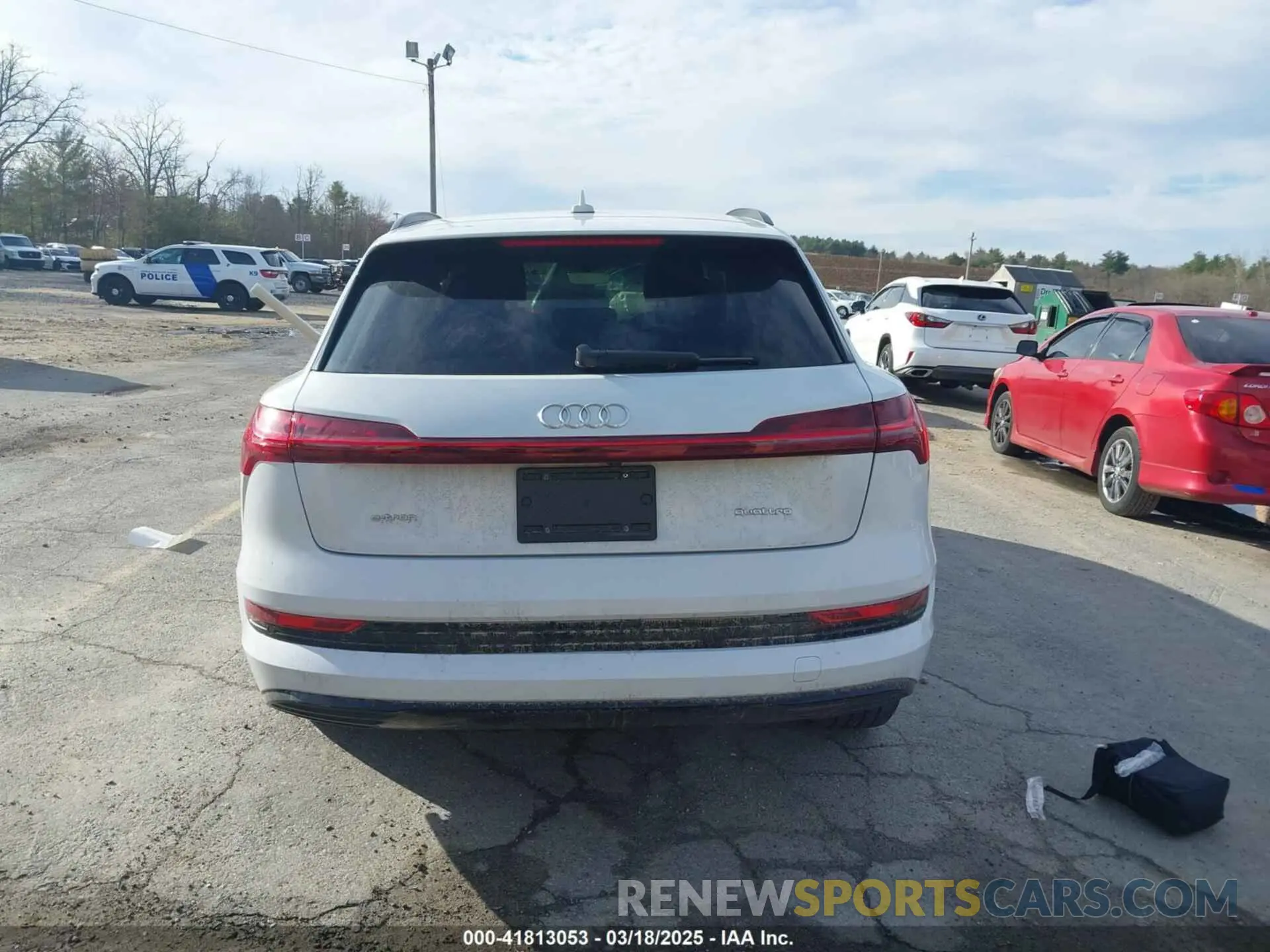 16 Photograph of a damaged car WA1AAAGE2NB040546 AUDI E-TRON 2022