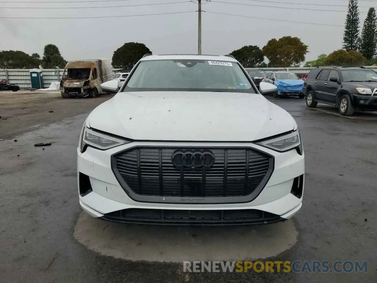 5 Photograph of a damaged car WA1AAAGE9NB038342 AUDI E-TRON 2022