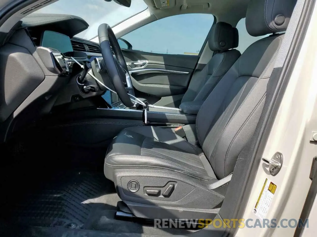 7 Photograph of a damaged car WA1AAAGEXNB023977 AUDI E-TRON 2022