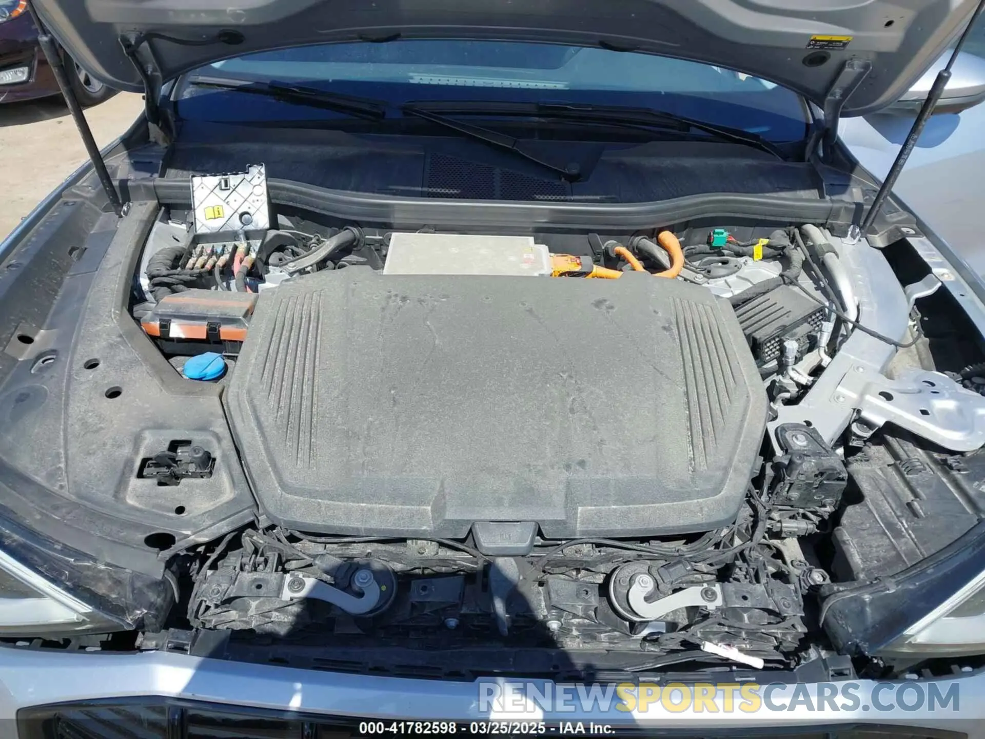 10 Photograph of a damaged car WA1AAAGEXNB047650 AUDI E-TRON 2022