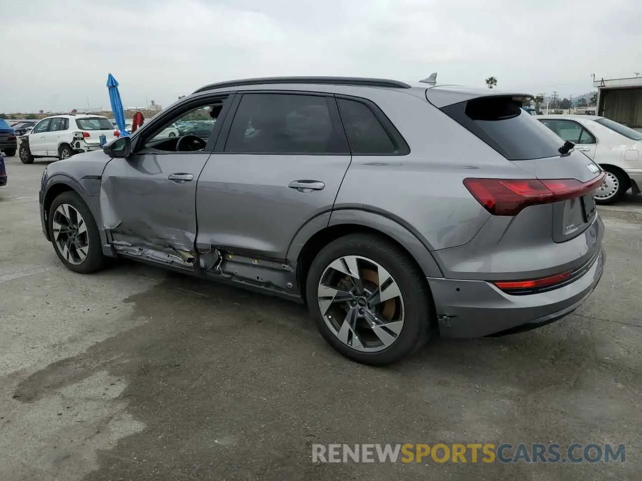 2 Photograph of a damaged car WA1AABGE1NB022142 AUDI E-TRON 2022