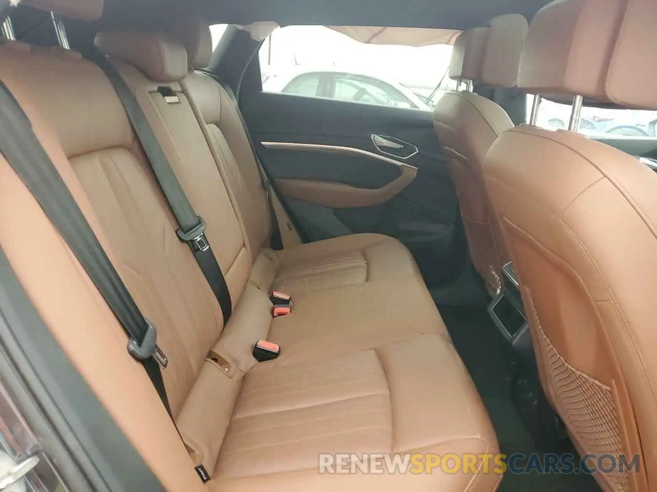 11 Photograph of a damaged car WA1AABGE2NB031299 AUDI E-TRON 2022