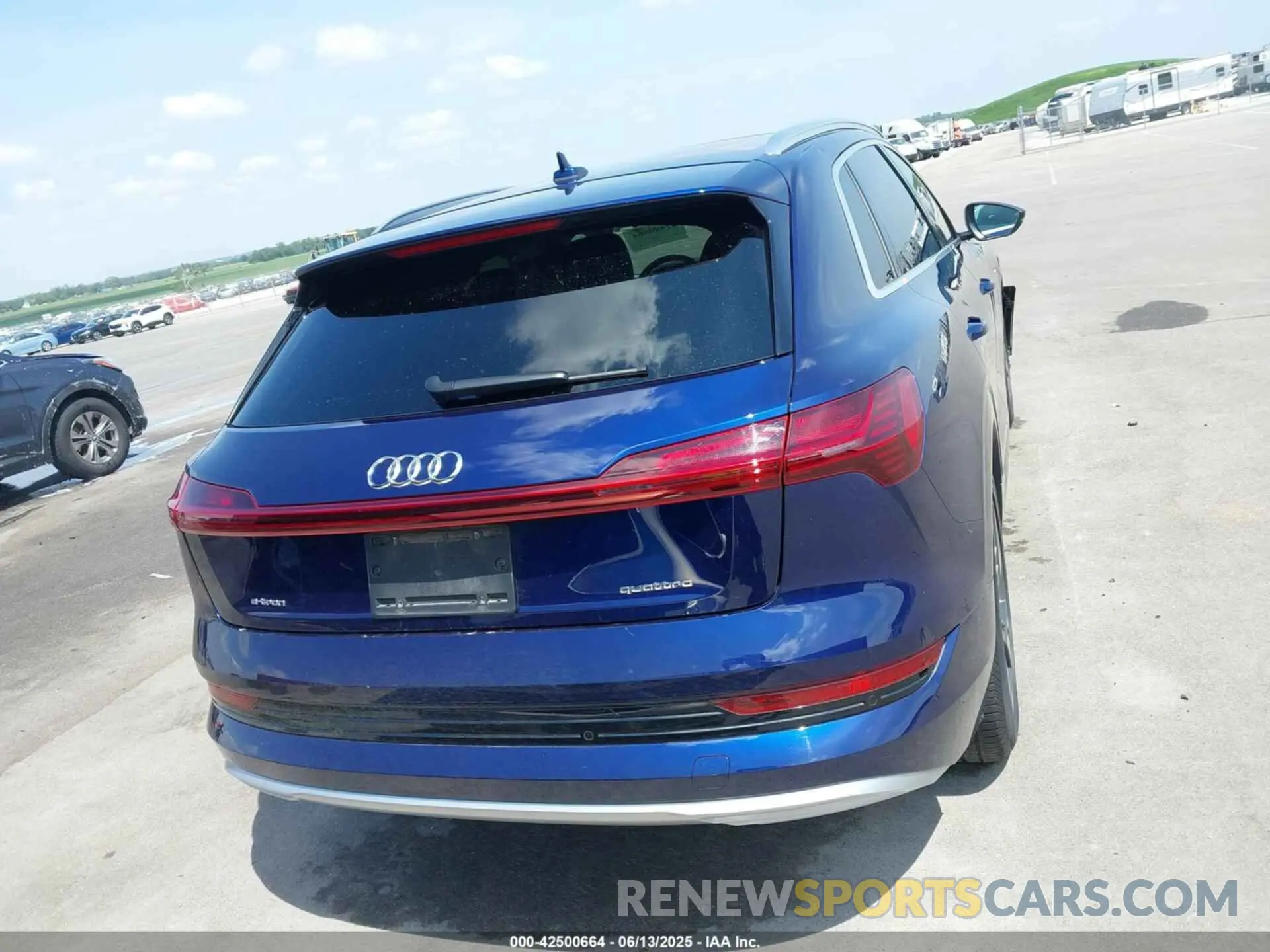 17 Photograph of a damaged car WA1AABGE6NB022332 AUDI E-TRON 2022