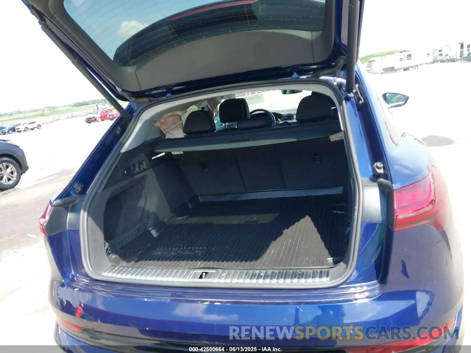 20 Photograph of a damaged car WA1AABGE6NB022332 AUDI E-TRON 2022