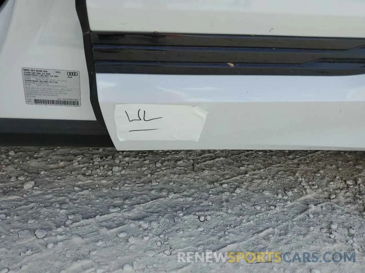 13 Photograph of a damaged car WA1LAAGE0NB033605 AUDI E-TRON 2022