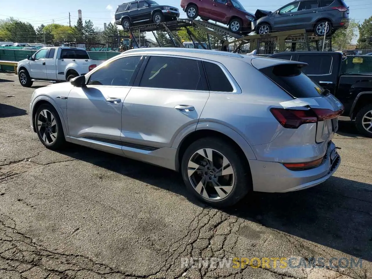 2 Photograph of a damaged car WA1LAAGE1NB026520 AUDI E-TRON 2022