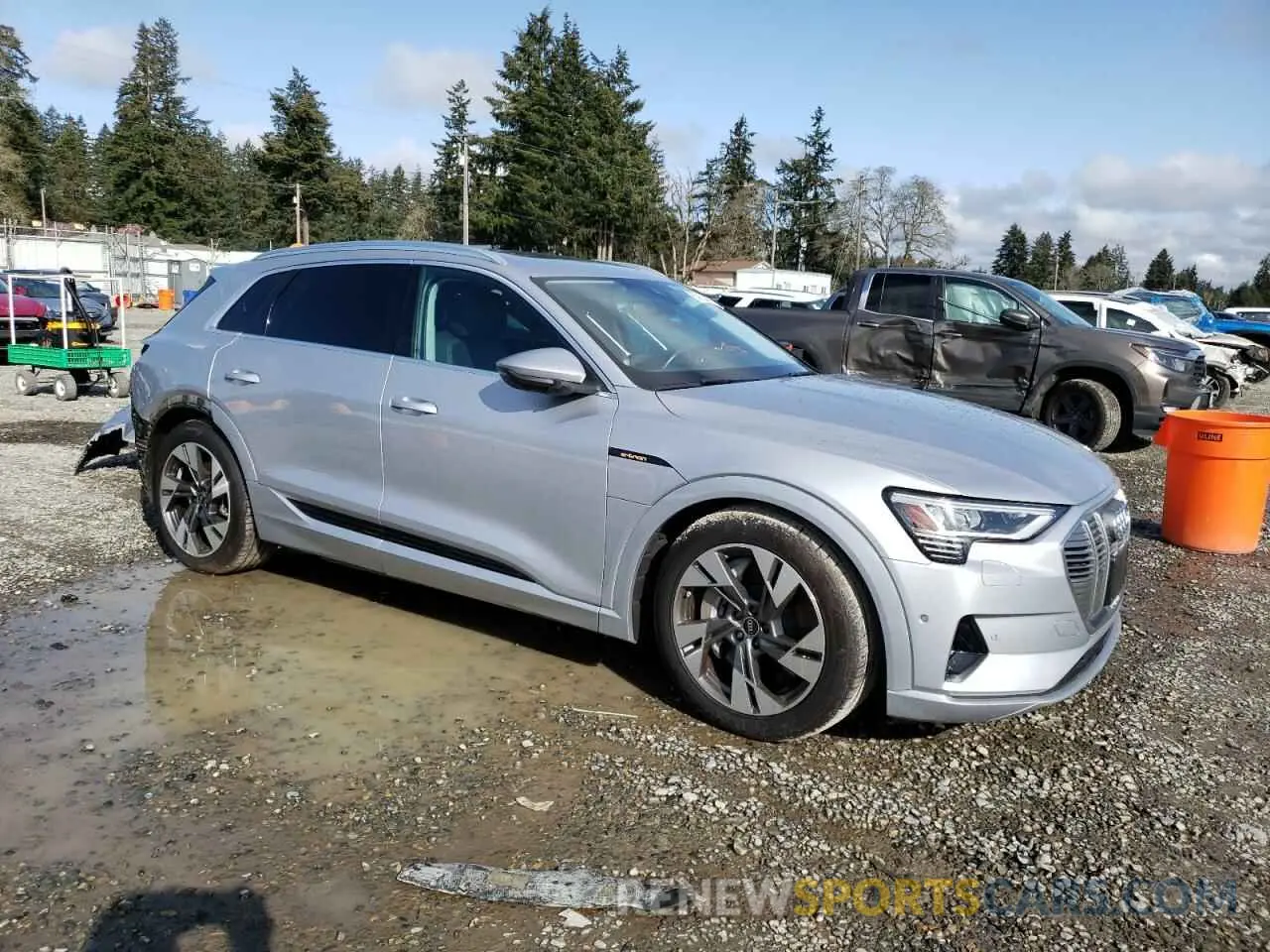4 Photograph of a damaged car WA1LAAGE2NB024937 AUDI E-TRON 2022