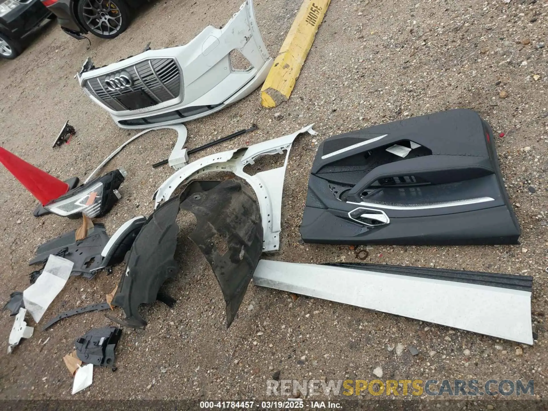 12 Photograph of a damaged car WA1LAAGE6NB033284 AUDI E-TRON 2022