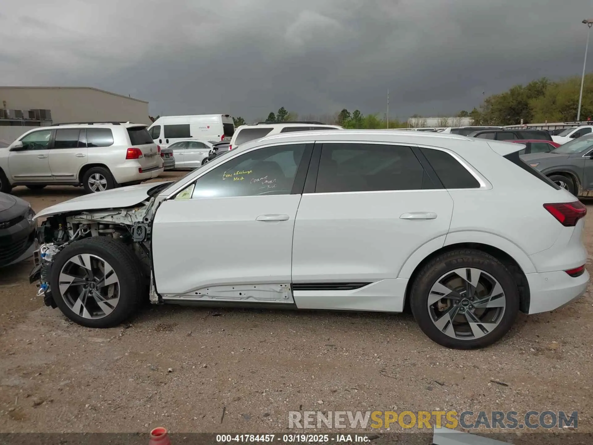 15 Photograph of a damaged car WA1LAAGE6NB033284 AUDI E-TRON 2022