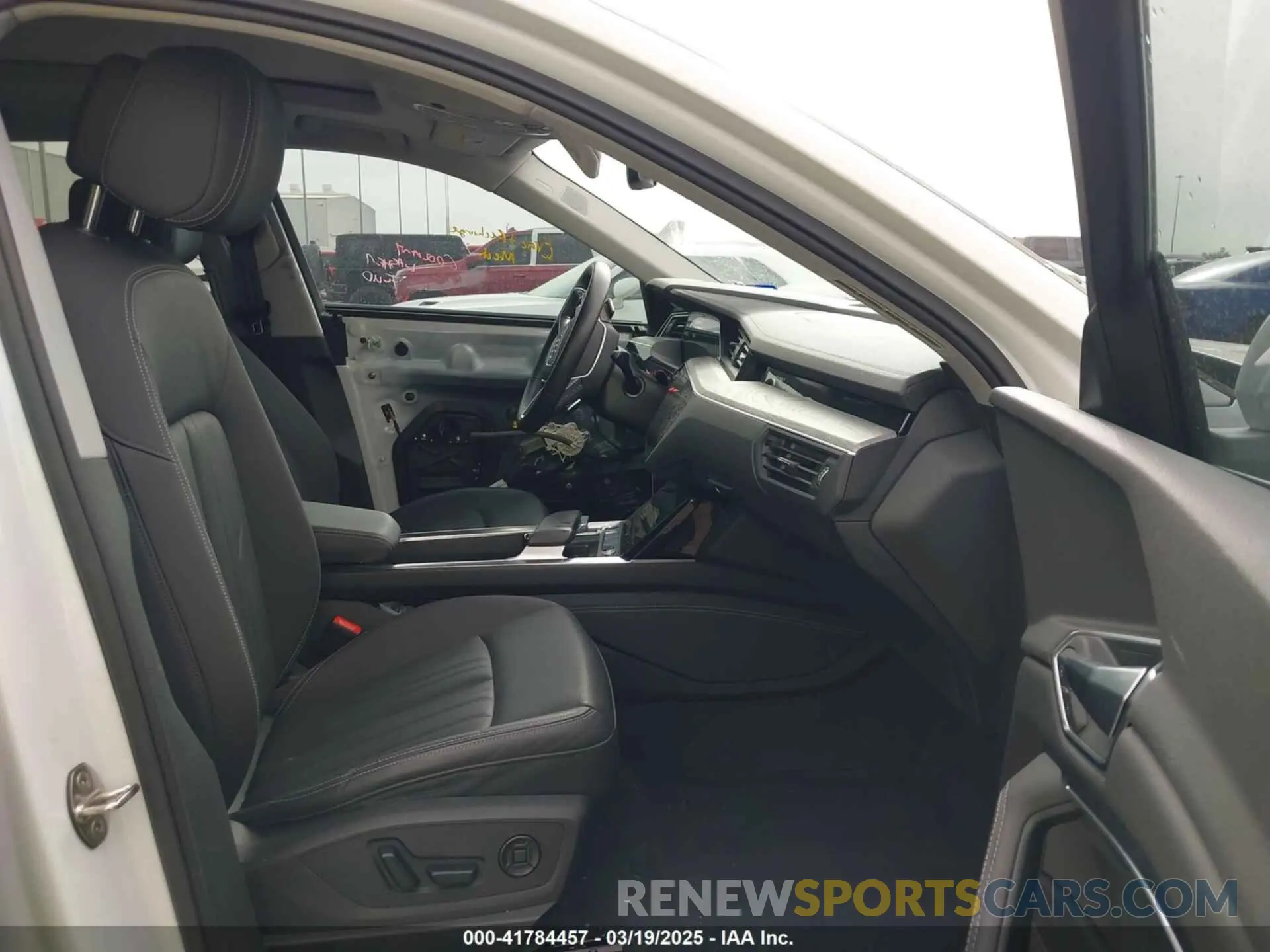 5 Photograph of a damaged car WA1LAAGE6NB033284 AUDI E-TRON 2022