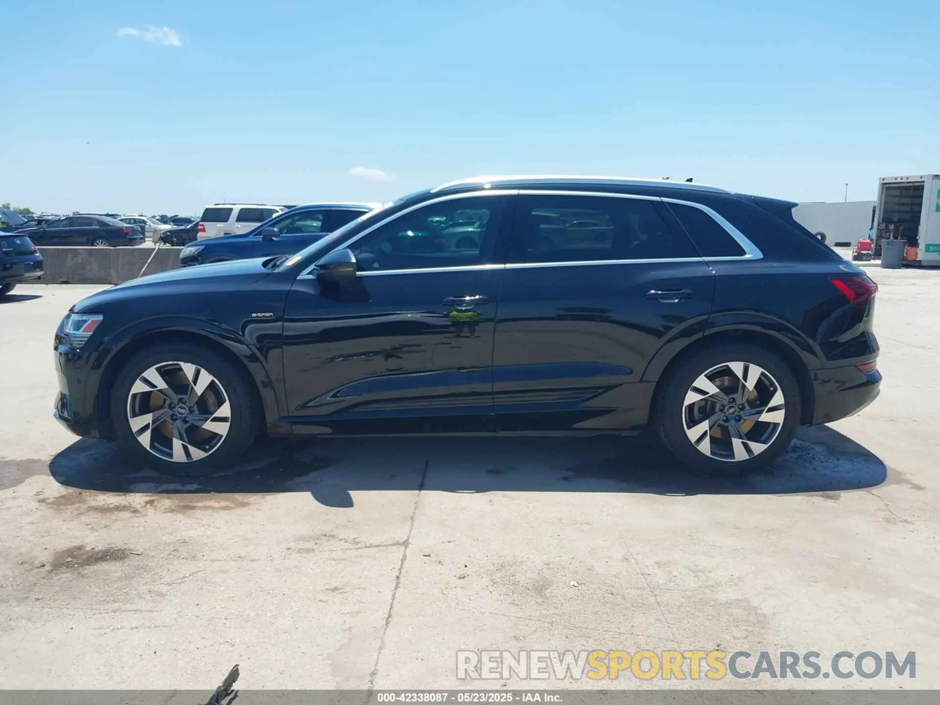 15 Photograph of a damaged car WA1LAAGEXNB010526 AUDI E-TRON 2022