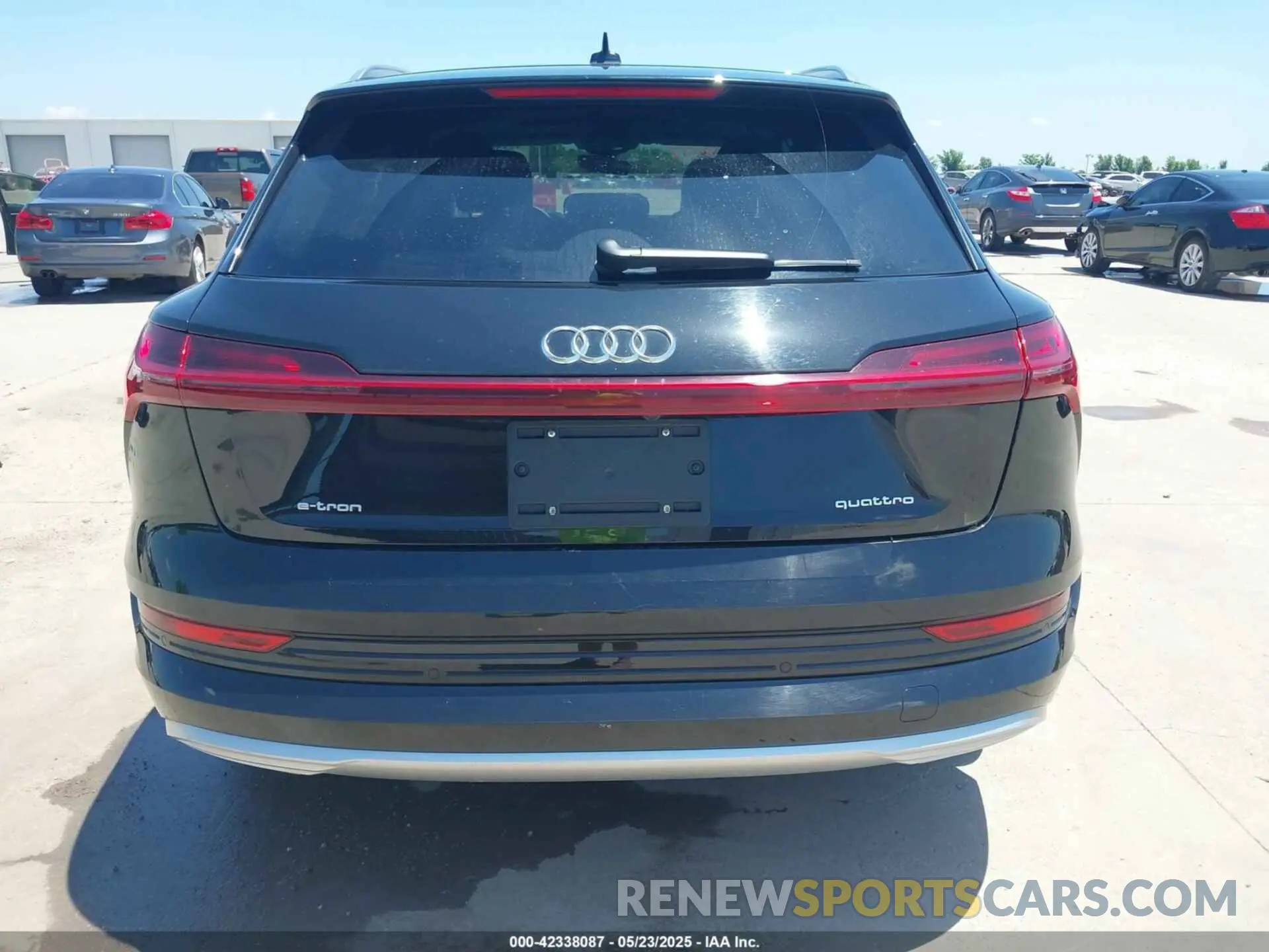 17 Photograph of a damaged car WA1LAAGEXNB010526 AUDI E-TRON 2022
